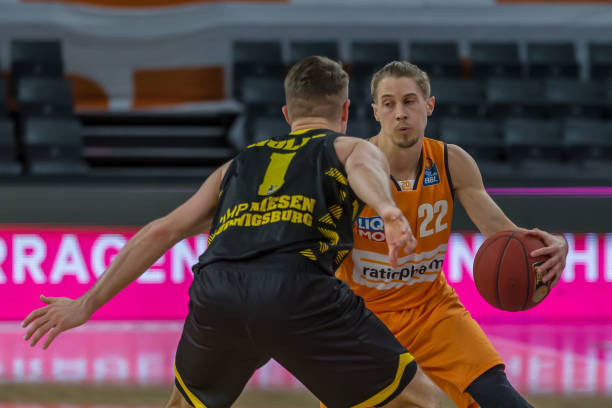 这位锋线球 这位锋线球