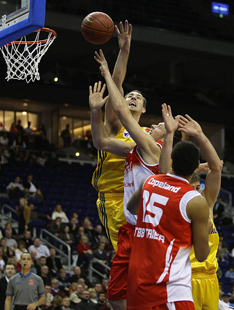 这场篮球跨 这场篮球跨